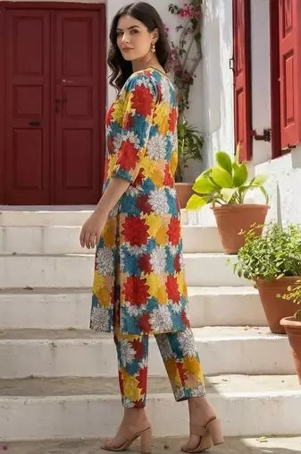 Women Floral Printed Regular Pure Cotton Kurta with Trousers