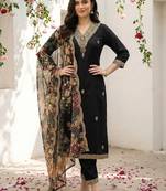 Women Floral Embroidered Regular Thread Work Kurta with Trousers & With Dupatta
