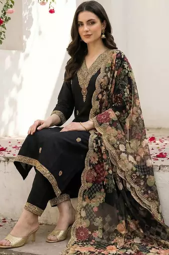 Women Floral Embroidered Regular Thread Work Kurta with Trousers & With Dupatta