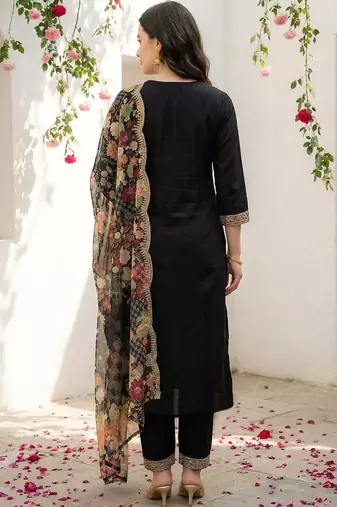 Women Floral Embroidered Regular Thread Work Kurta with Trousers & With Dupatta