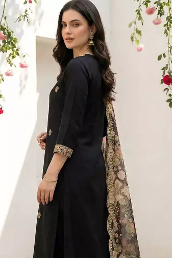 Women Floral Embroidered Regular Thread Work Kurta with Trousers & With Dupatta