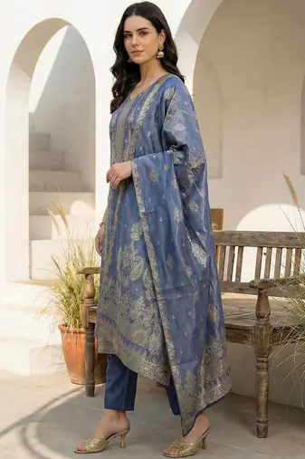 Women Ethnic Motifs Regular Liva Kurta with Trousers & With Dupatta