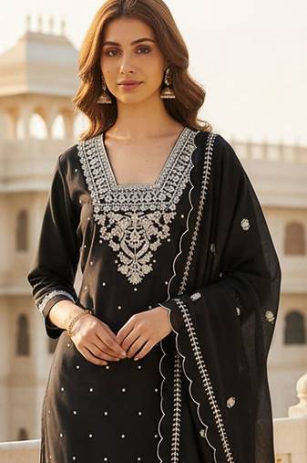 Women Ethnic Motifs Embroidered Regular Thread Work  Cotton Kurta with Trousers & With Dupatta
