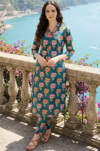 Women Floral Printed Regular Pure Cotton Kurta with Trousers