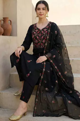 Women Floral Embroidered Regular Thread Work Kurta with Trousers & With Dupatta