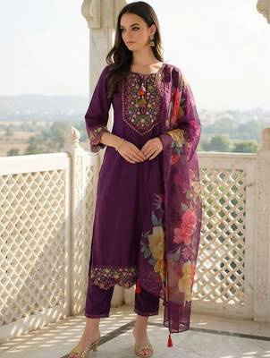 Women Floral Embroidered Regular Thread Work Liva Kurta with Trousers & With Dupatta 1