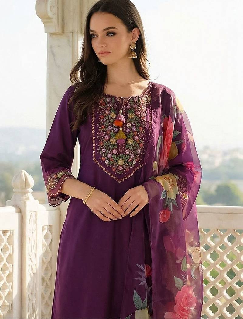Women Floral Embroidered Regular Thread Work Liva Kurta with Trousers & With Dupatta