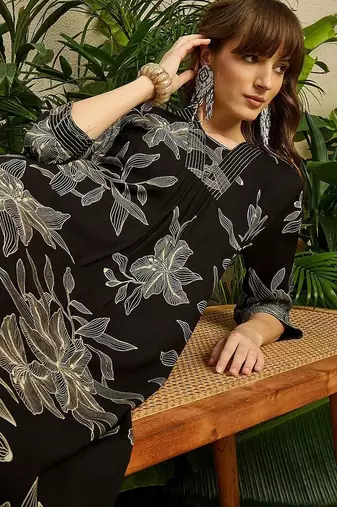 Women Floral Printed Regular Kurta with Trousers
