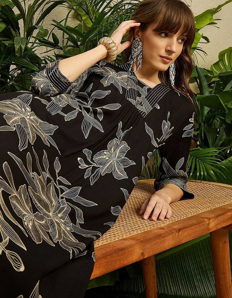 Women Floral Printed Regular Kurta with Trousers
