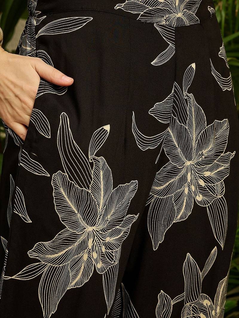 Women Floral Printed Regular Kurta with Trousers