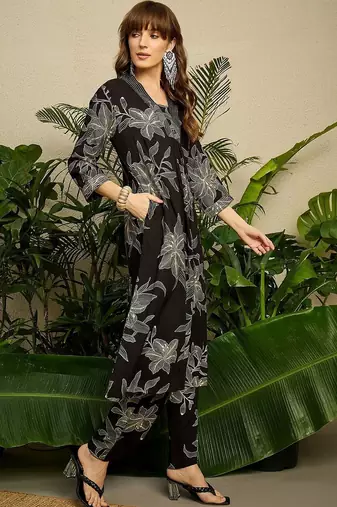 Women Floral Printed Regular Kurta with Trousers