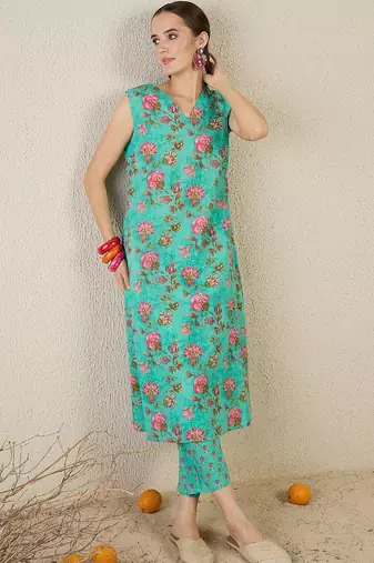 Women Floral Printed Regular Pure Cotton Kurta with Trousers