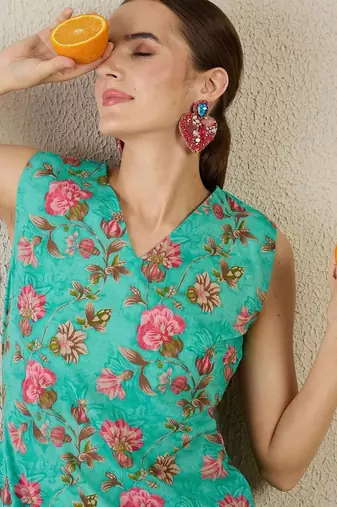 Women Floral Printed Regular Pure Cotton Kurta with Trousers