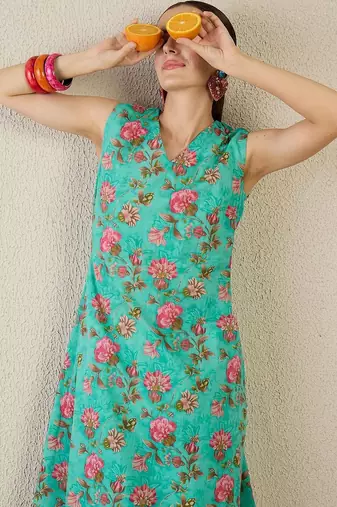 Women Floral Printed Regular Pure Cotton Kurta with Trousers