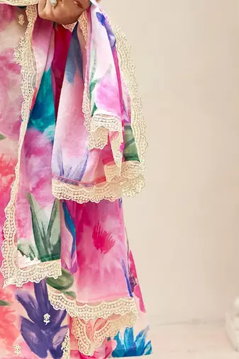 Women Floral Printed Regular Thread Work Kurta with Trousers & With Dupatta