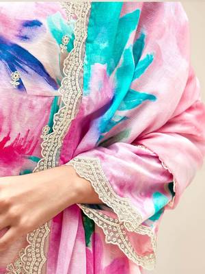Women Floral Printed Regular Thread Work Kurta with Trousers & With Dupatta 3