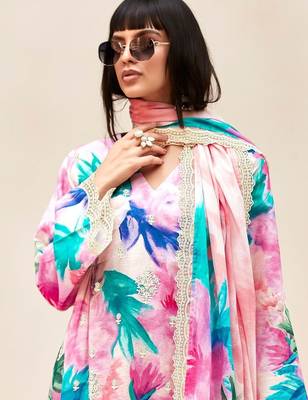 Women Floral Printed Regular Thread Work Kurta with Trousers & With Dupatta 6