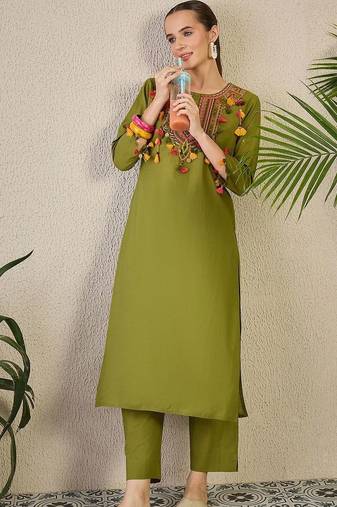 Women Ethnic Motifs Embroidered Regular Thread Work  Cotton Kurta with Trousers