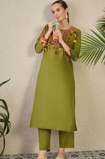 Women Ethnic Motifs Embroidered Regular Thread Work Pure Cotton Kurta with Trousers