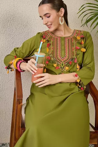 Women Ethnic Motifs Embroidered Regular Thread Work Pure Cotton Kurta with Trousers