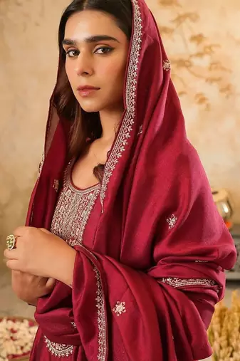 Women Ethnic Motifs Embroidered Regular Thread Work Kurta with Trousers & With Dupatta
