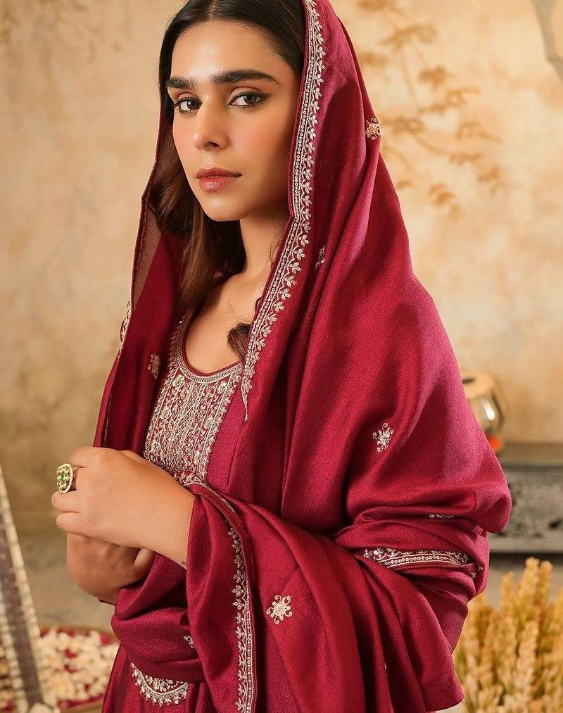 Women Ethnic Motifs Embroidered Regular Thread Work Kurta with Trousers & With Dupatta