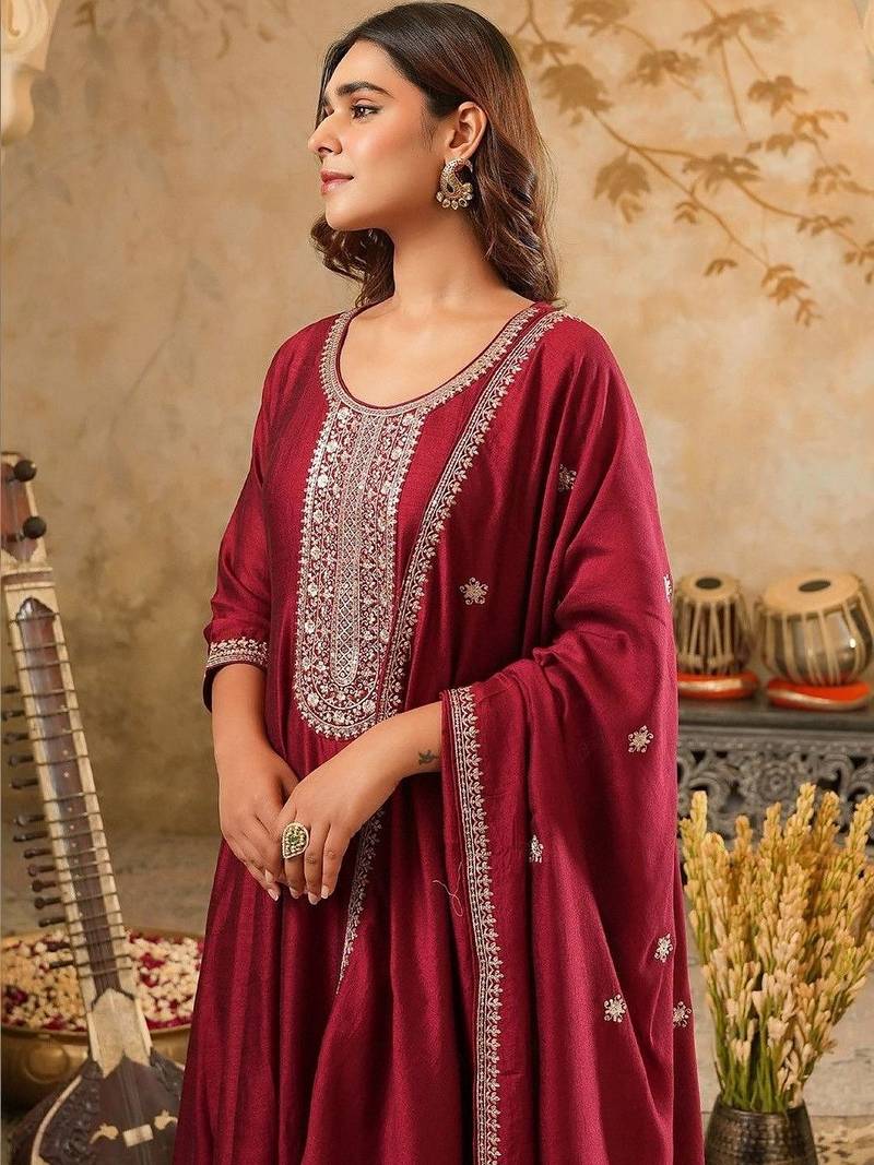 Women Ethnic Motifs Embroidered Regular Thread Work Kurta with Trousers & With Dupatta