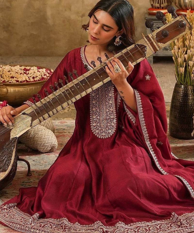 Women Ethnic Motifs Embroidered Regular Thread Work Kurta with Trousers & With Dupatta