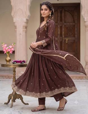 Deep brown pleated anarkali suit set with dupatta 2