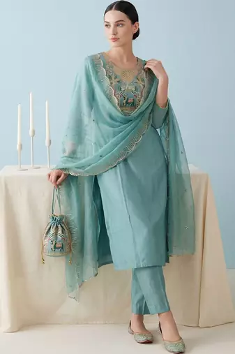 Women Ethnic Motifs Embroidered Regular Thread Work Kurta with Trousers & With Dupatta