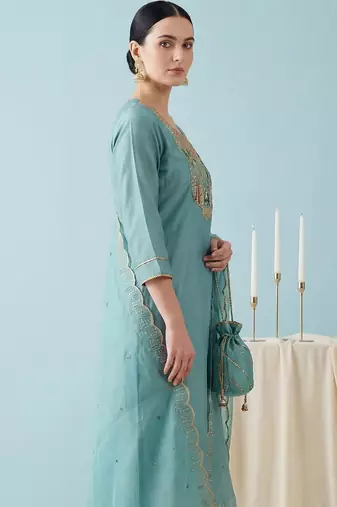 Women Ethnic Motifs Embroidered Regular Thread Work Kurta with Trousers & With Dupatta