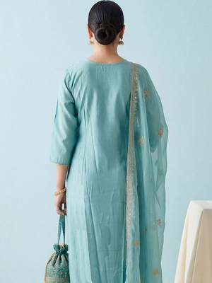 Women Ethnic Motifs Embroidered Regular Thread Work Kurta with Trousers & With Dupatta 4