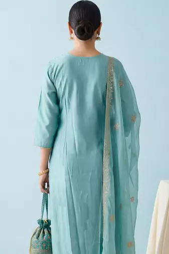 Women Ethnic Motifs Embroidered Regular Thread Work Kurta with Trousers & With Dupatta