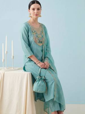 Women Ethnic Motifs Embroidered Regular Thread Work Kurta with Trousers & With Dupatta 5