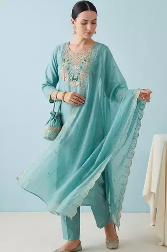 Women Ethnic Motifs Embroidered Regular Thread Work Kurta with Trousers & With Dupatta