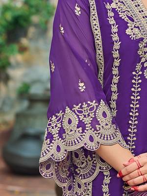 Women Ethnic Motifs Embroidered Regular Thread Work Kurta with Trousers & With Dupatta 3