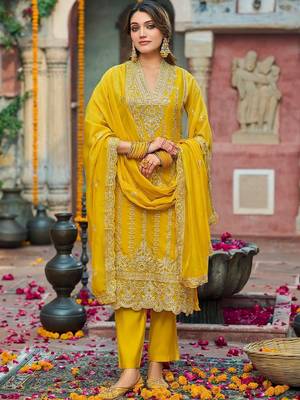 Ethnic Motifs Embroidered Regular Thread Work Kurta with Trousers & With Dupatta 1