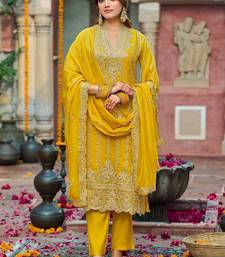 Ethnic Motifs Embroidered Regular Thread Work Kurta with Trousers & With Dupatta