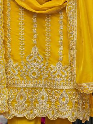 Ethnic Motifs Embroidered Regular Thread Work Kurta with Trousers & With Dupatta 3