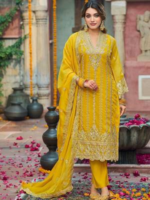 Ethnic Motifs Embroidered Regular Thread Work Kurta with Trousers & With Dupatta 4