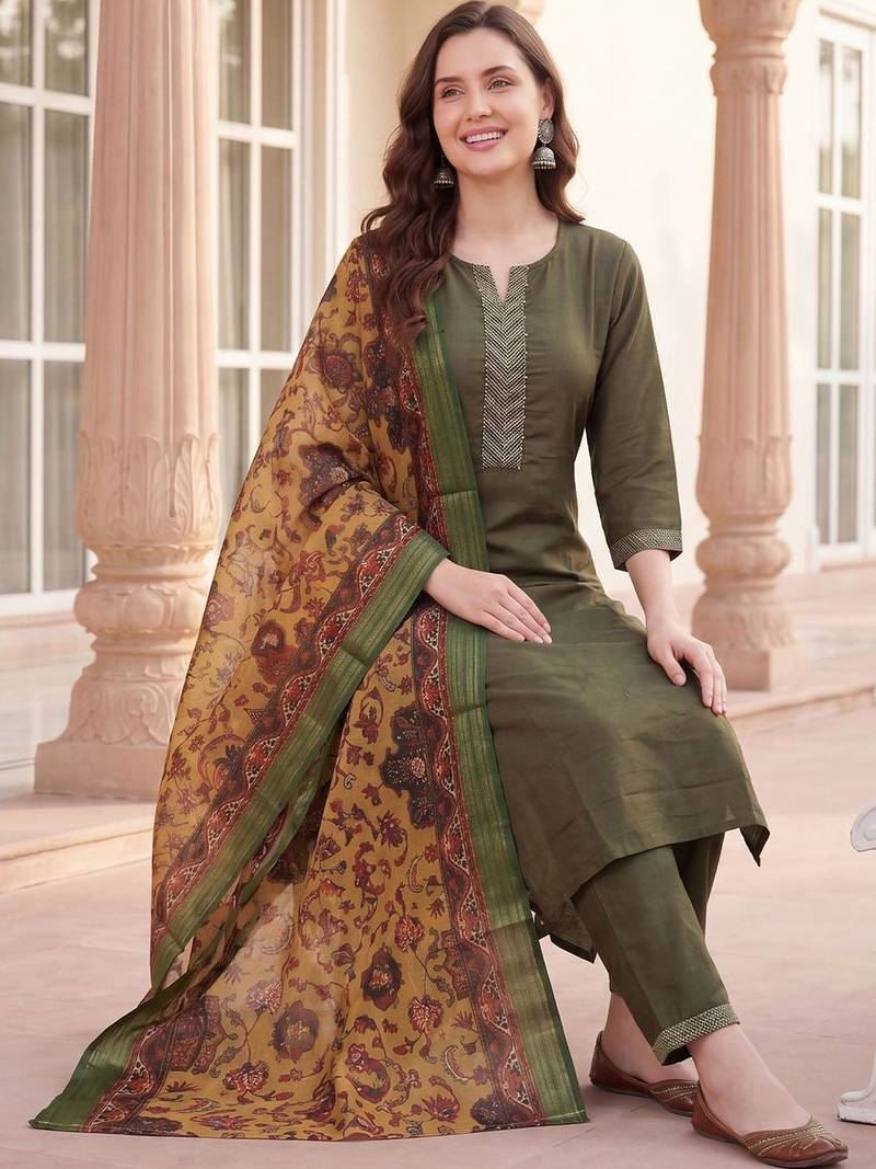 Women Ethnic Motifs Embroidered Regular Thread Work Kurta with Trousers & With Dupatta