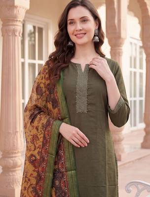 Women Ethnic Motifs Embroidered Regular Thread Work Kurta with Trousers & With Dupatta 3