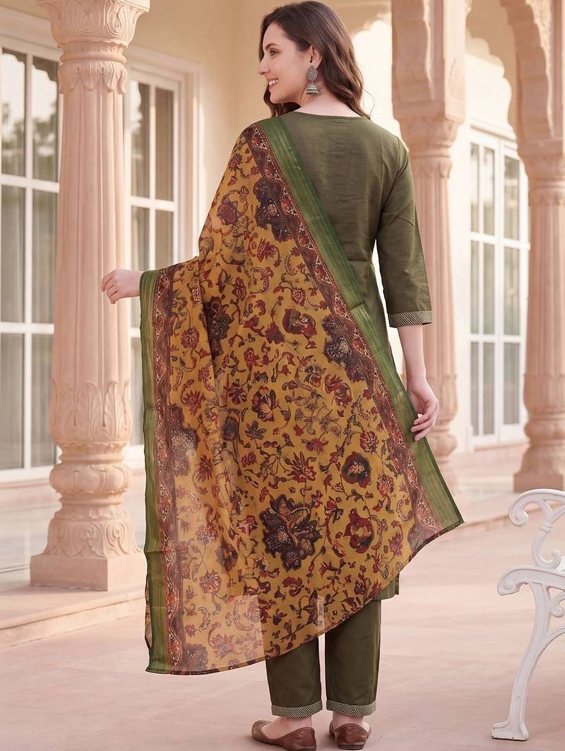 Women Ethnic Motifs Embroidered Regular Thread Work Kurta with Trousers & With Dupatta