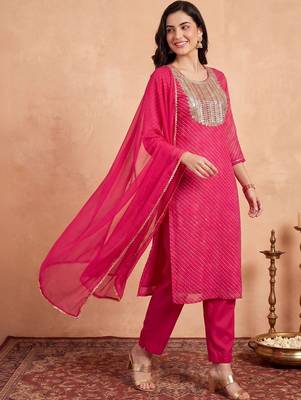 Women Printed Regular Kurta with Trousers & With Dupatta 1