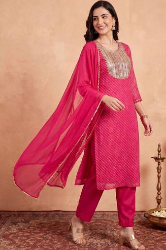 Women Printed Regular Kurta with Trousers & With Dupatta