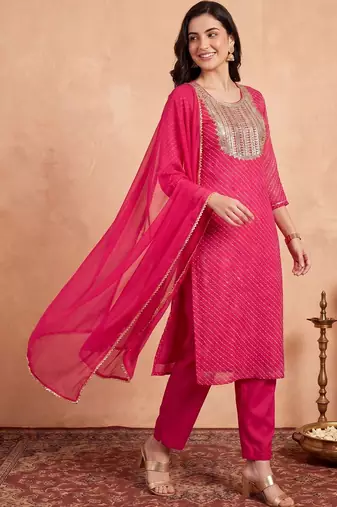 Women Printed Regular Kurta with Trousers & With Dupatta