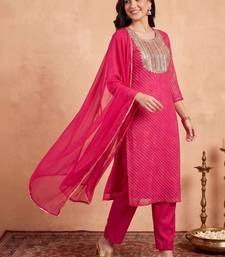 Women Printed Regular Kurta with Trousers & With Dupatta