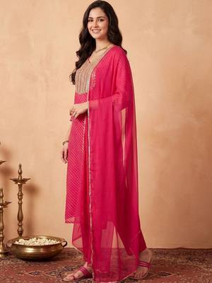 Women Printed Regular Kurta with Trousers & With Dupatta 3