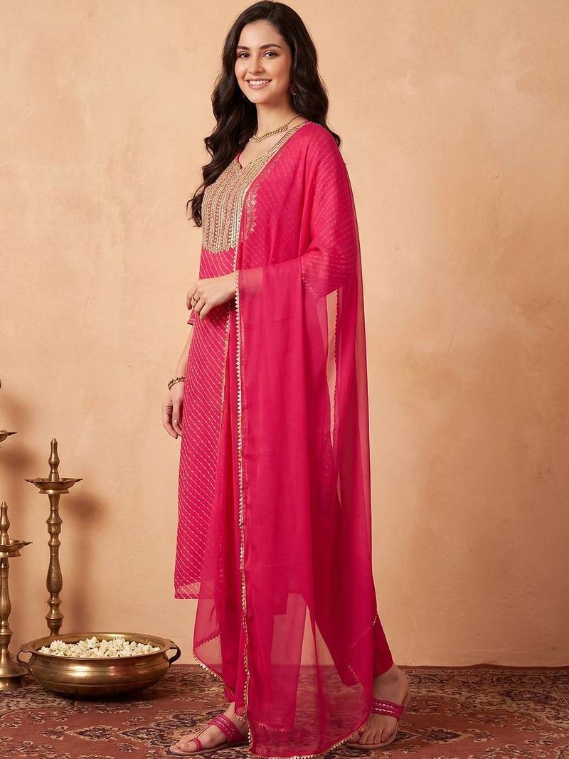 Women Printed Regular Kurta with Trousers & With Dupatta