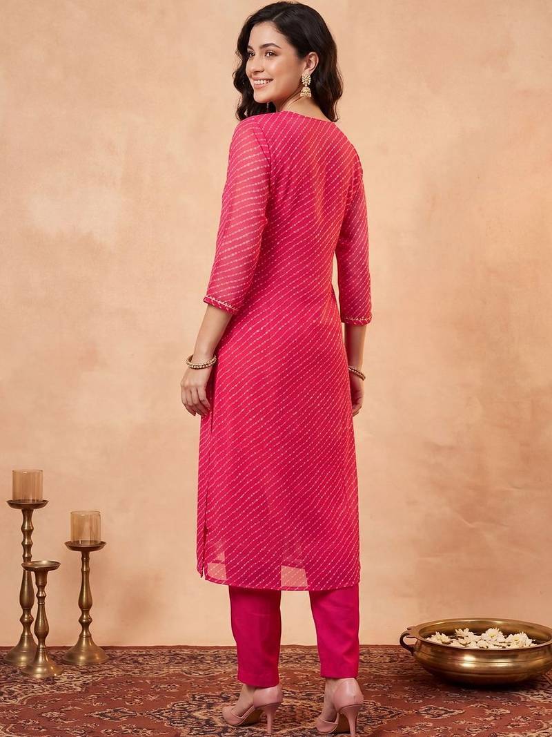 Women Printed Regular Kurta with Trousers & With Dupatta